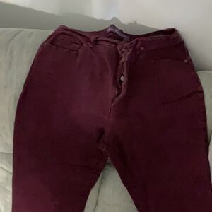 Color: Maroon



2